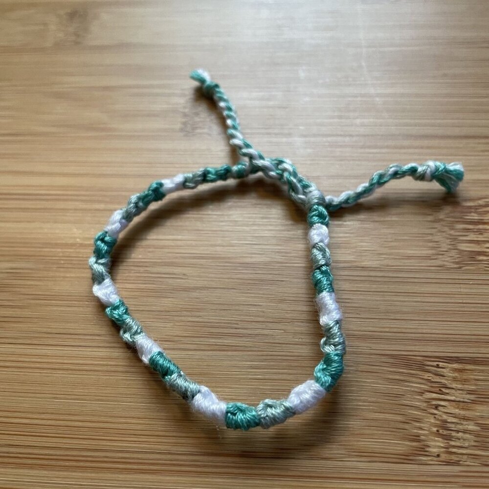 Snow Woven Friendship Bracelet OS Green White Women Cotton Spiral Knot